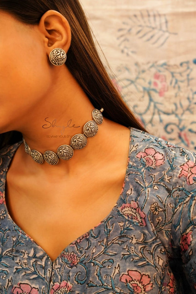 Adya Embossed Peacock Motif Versatile Choker Set