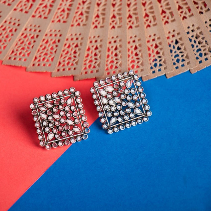 Essence Scintillating Square Stud Earring