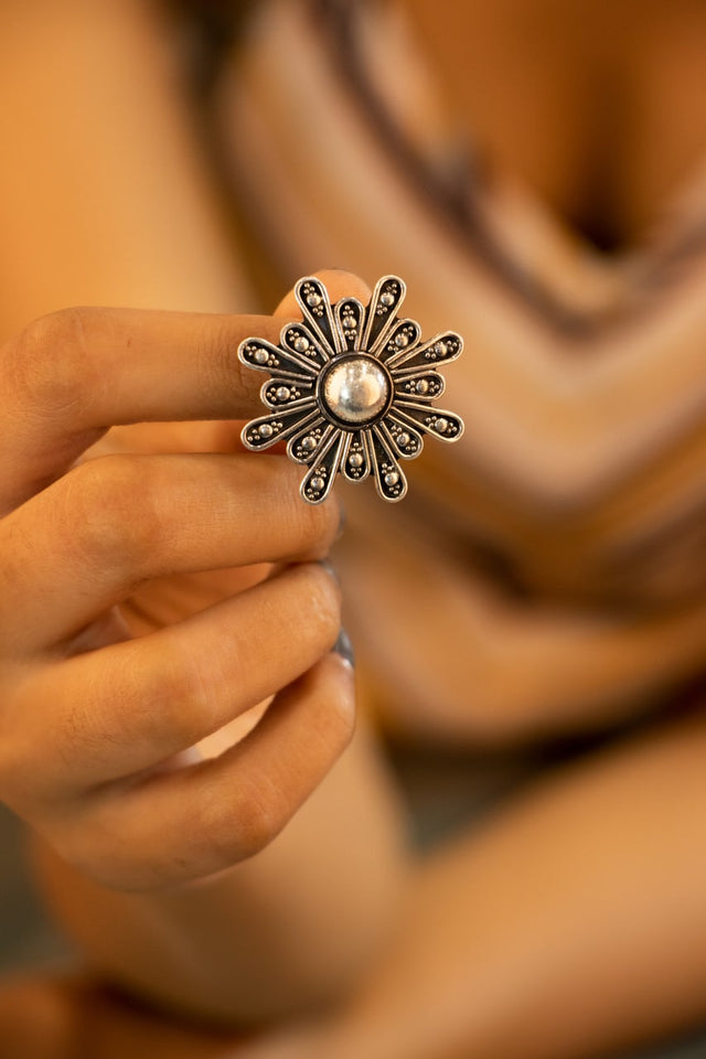 Mizoya Intricate Flower Ring