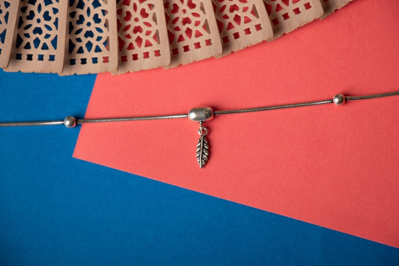 Adya Intricate Leaf Drop Fine Anklet