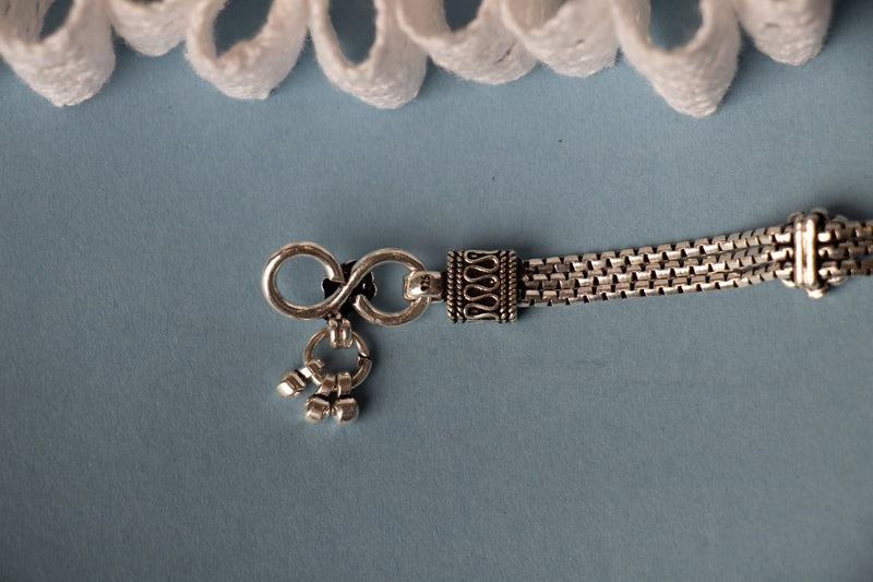 Anvaya Alternate Flower Motif Stacked Anklet Pair