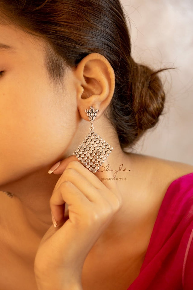 Essence Scintillating Drop Versatile Earring