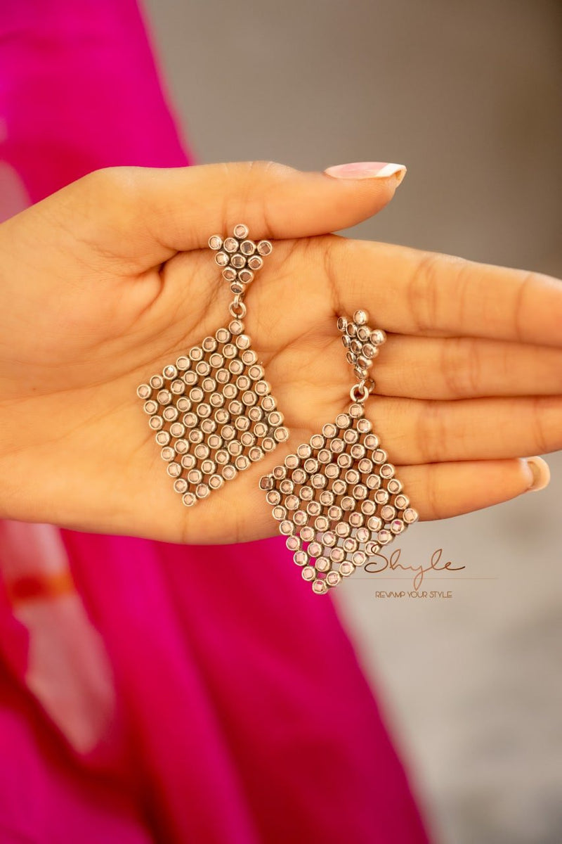 Essence Scintillating Drop Versatile Earring