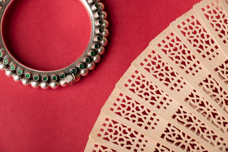 Tattva Green Stone Embossed Ball Kada