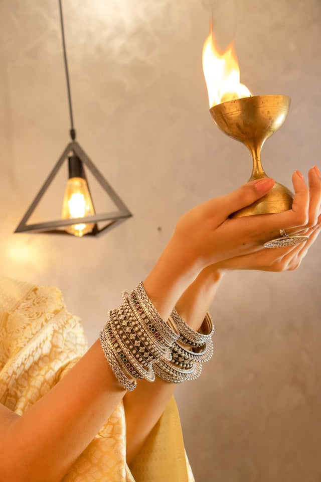 Tattva Classic Festive Bangle Set