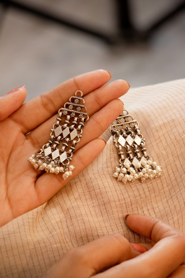 Tattva Intricate Jali Pearl Drop Earring