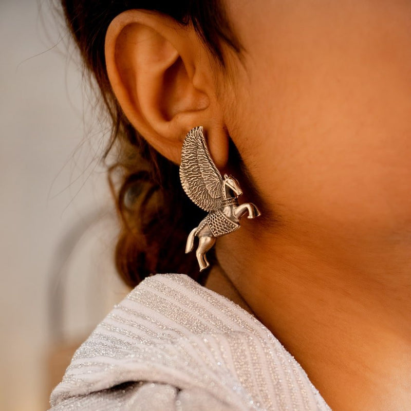 92.5 sterling silver Tattva Statement Shaahi Ghoda Stud Earring, view 2