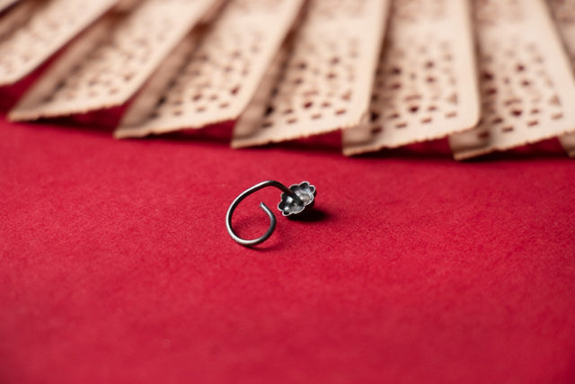 Moh Embossed Flower Motif Nose Ring