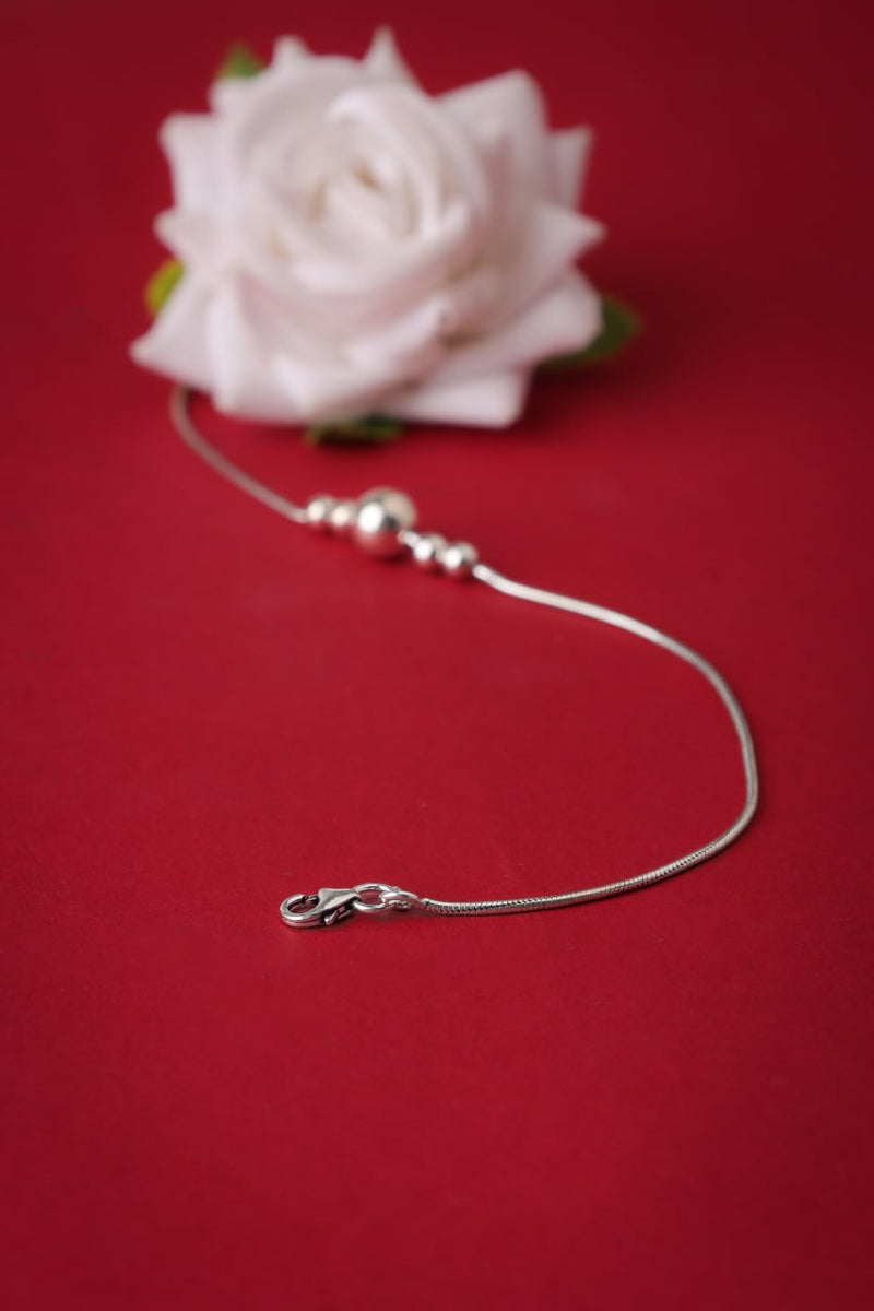 Adya Intricate Ball Motif Everyday Anklet