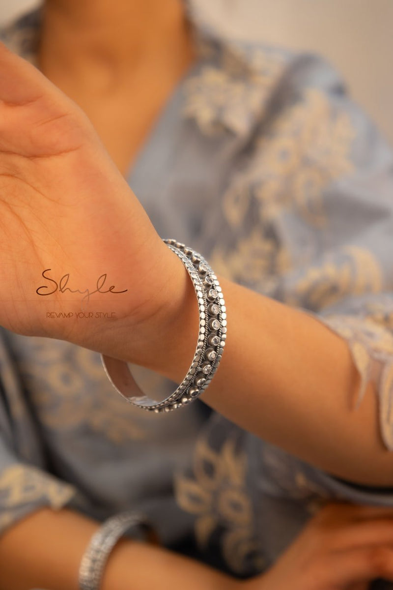 Tattva Jadau Zircon Versatile Bangle