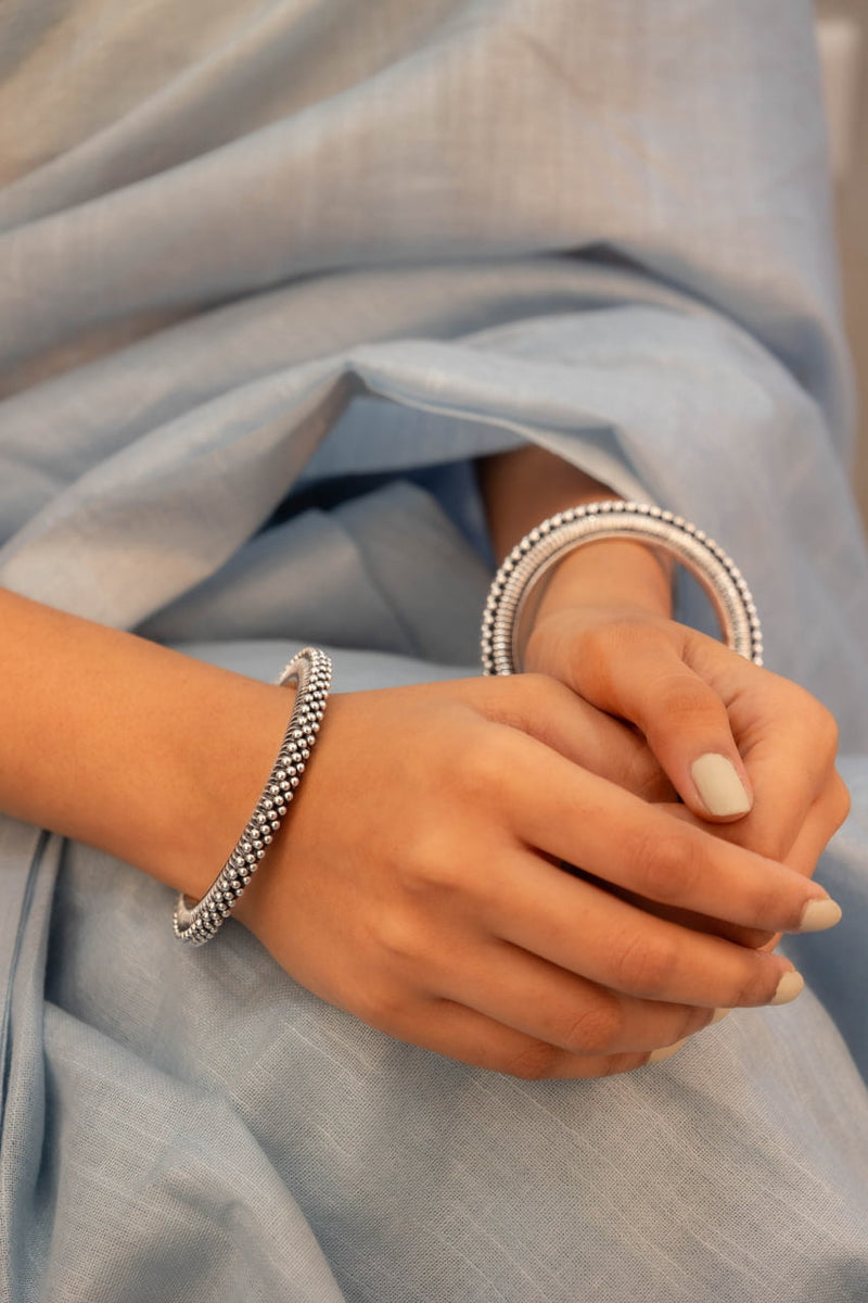 Tattva Ball Cluster Timeless Bangle