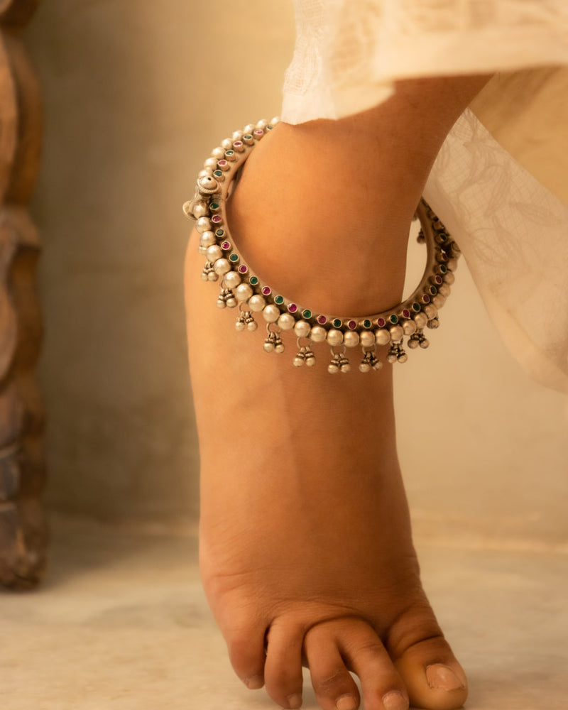 925 pure silver jadau ball embossed ghughri drop ankle kada