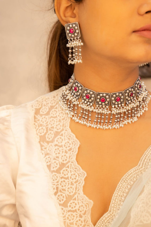 Tattva Jadau Tikdi Sequence Pearl Layered Necklace Set