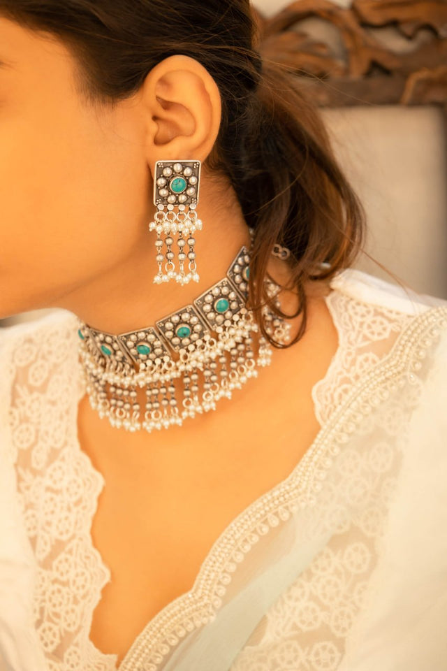 Tattva Turquoise Jadau Tikdi Sequence Pearl Layered Necklace Set