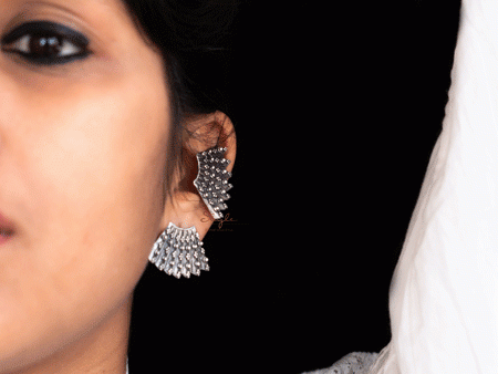 Moh Intricate Daana Detailed Pankhi Earclip primary