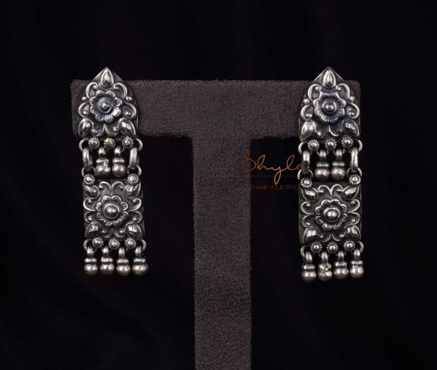 Moh Floral Detailed Layered Earrings front
