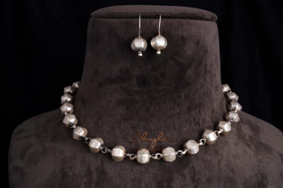 Moh Versatile Beads Necklace Set front