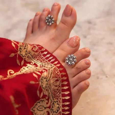 25+ Fresh & Stunning Foot Mehndi Designs for the Modern Brides |  WeddingBazaar