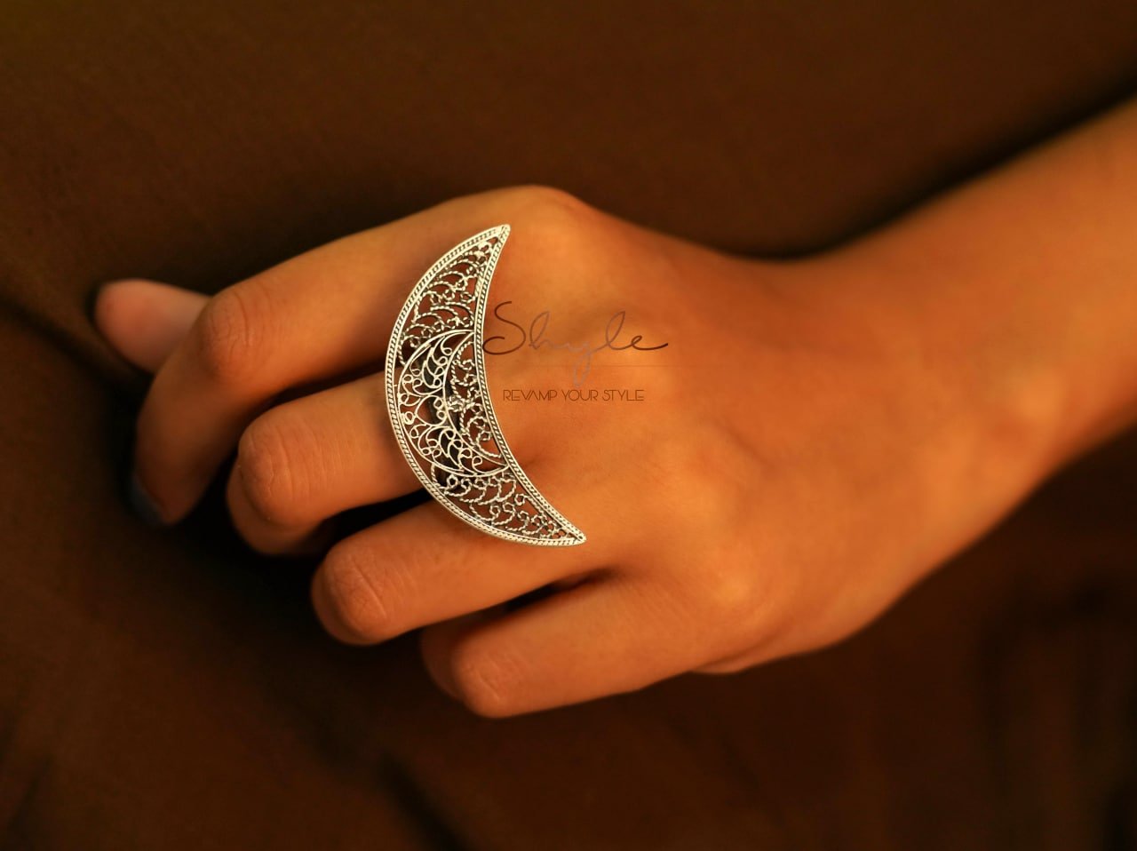 Eclipse Ring | Izaskun Zabala Jewelry